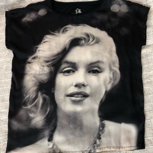 Marlyn Monroe blouse size medium